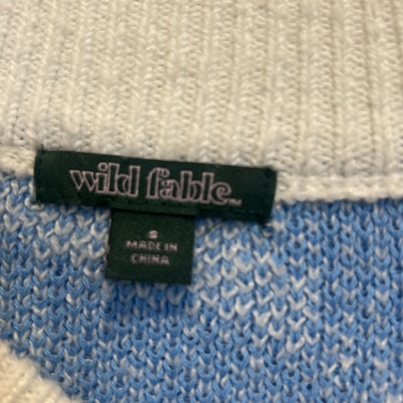 Wild Fable Blue and White Geometric Sweater size small. - Picture 3 of 5